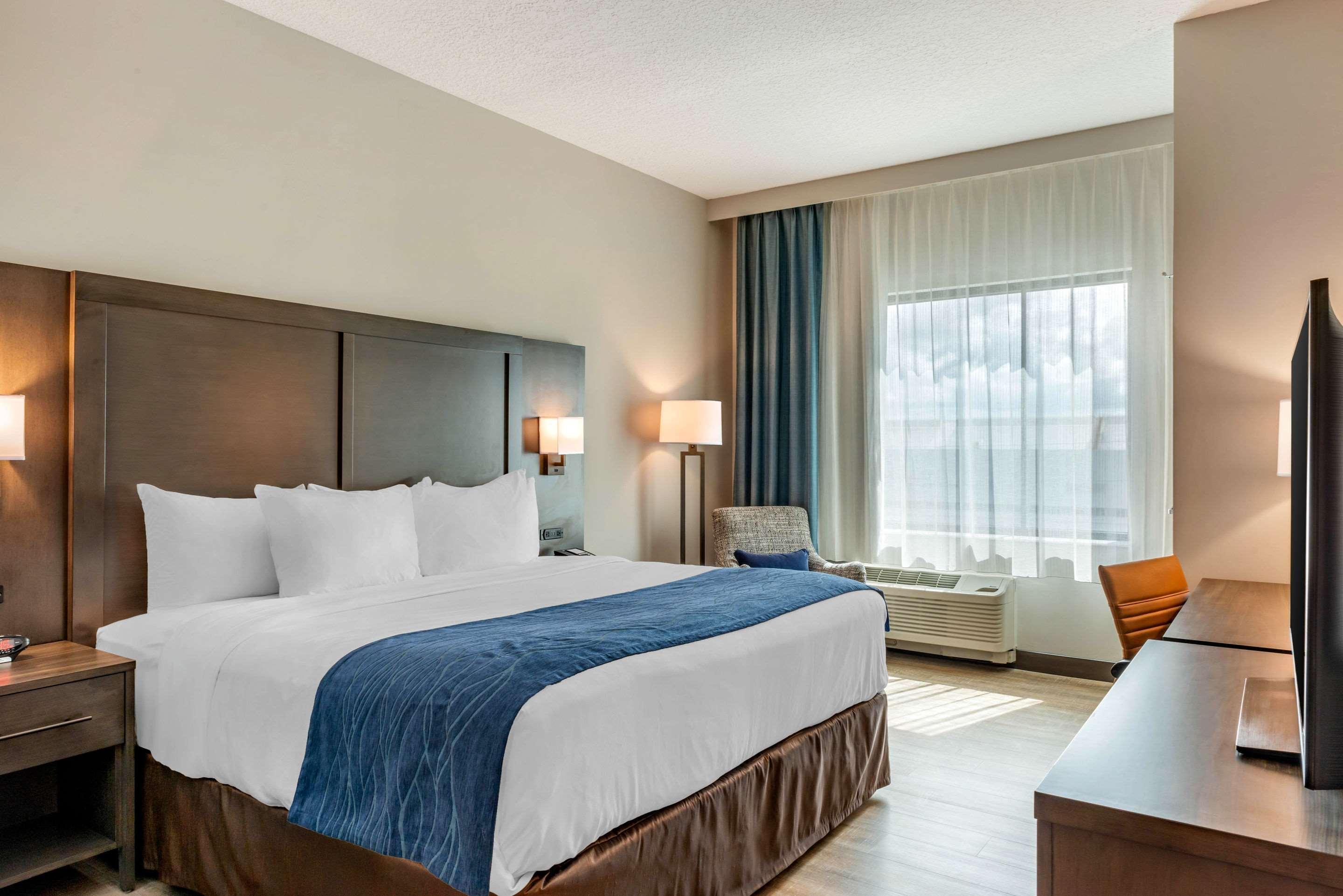 Comfort Inn & Suites Miami International Airport Exteriör bild